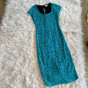Eva Mendes teal lace dress